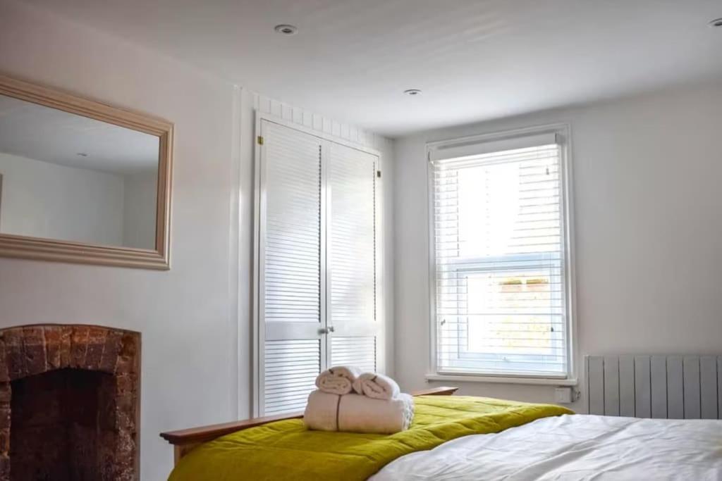 Beautiful Renovated Cottage In Mersham Ashford Kent エクステリア 写真